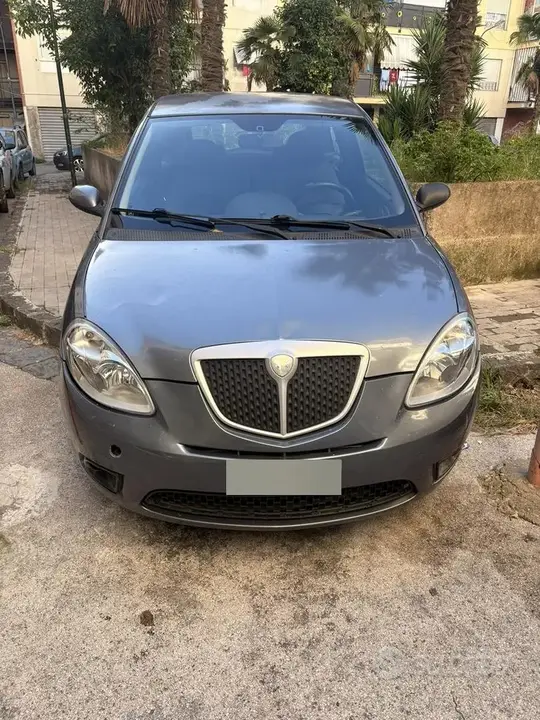 Lancia Ypsilon