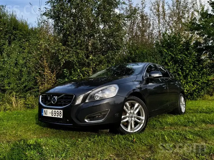 Volvo S60 2012 photo 2