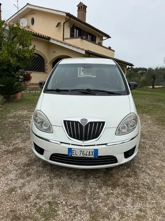Lancia Musa 2012 photo 2