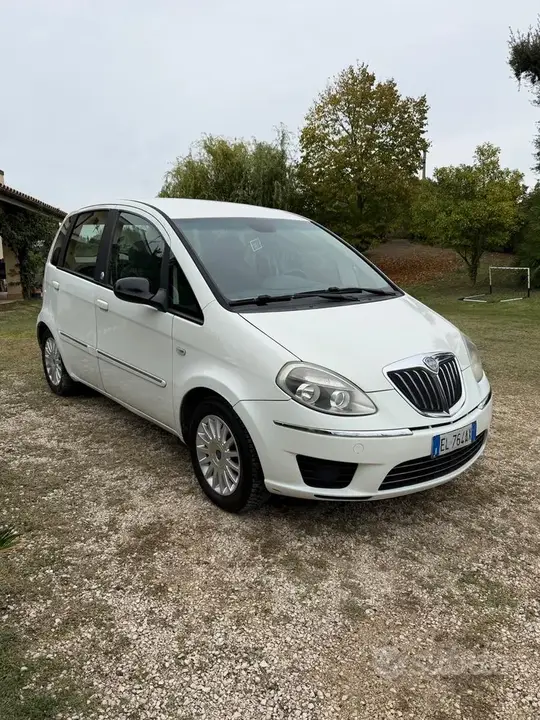 Lancia Musa 2012 photo 3