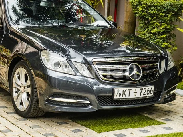Mercedes-Benz E200 2011 photo 3
