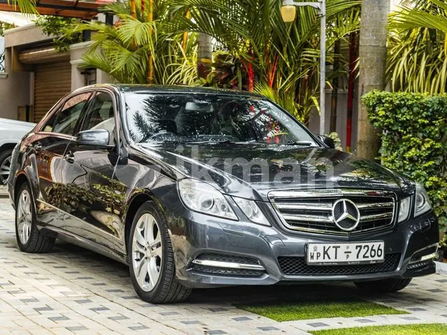 Mercedes-Benz E200 2011 photo 2