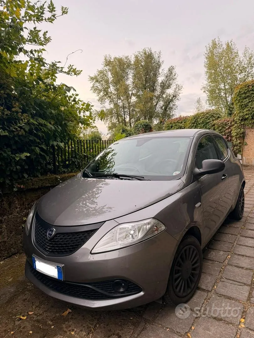 Lancia Ypsilon 2019 photo 2