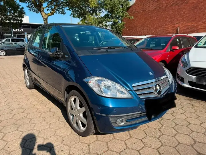 Mercedes-Benz A200