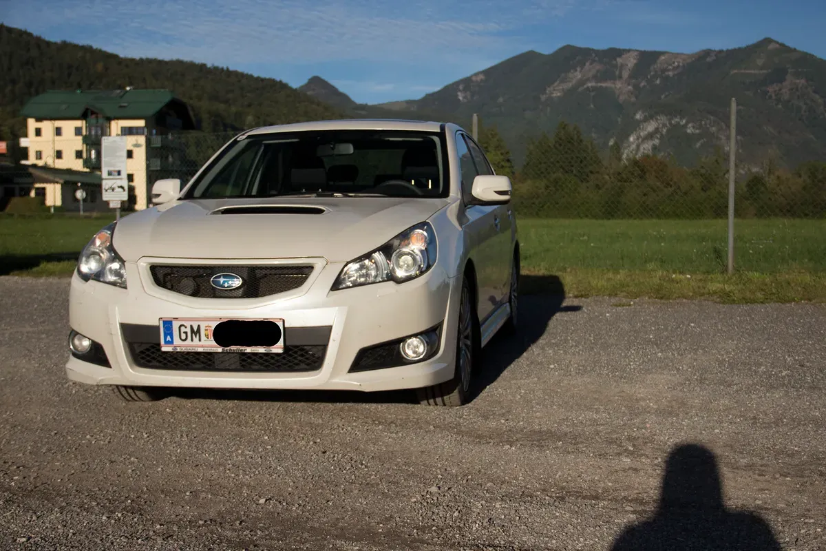 Subaru Legacy 2011 photo 3