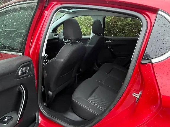 Peugeot 208 2019 photo 4