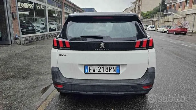 Peugeot 5008 2019 photo 5