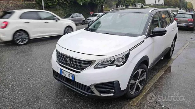 Peugeot 5008 2019 photo 2