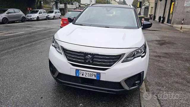 Peugeot 5008 2019 photo 3