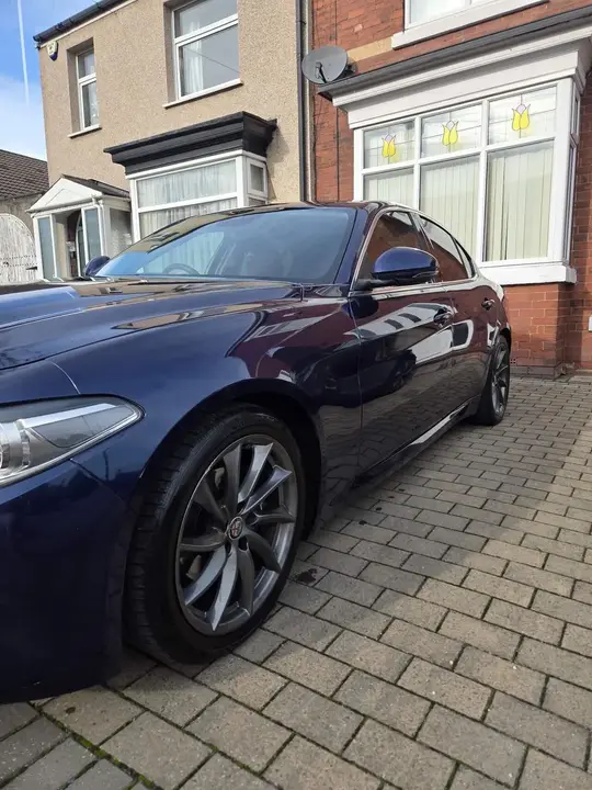 Alfa Romeo Giulia 2019 photo 2