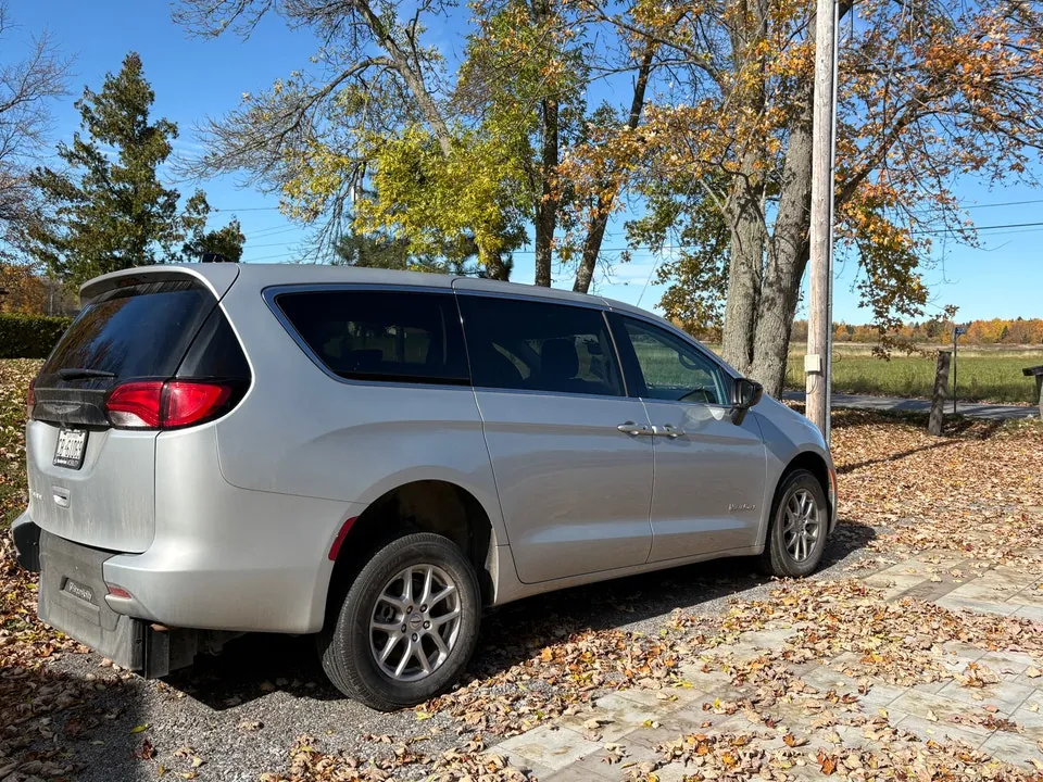 Dodge Caravan 2024 photo 4