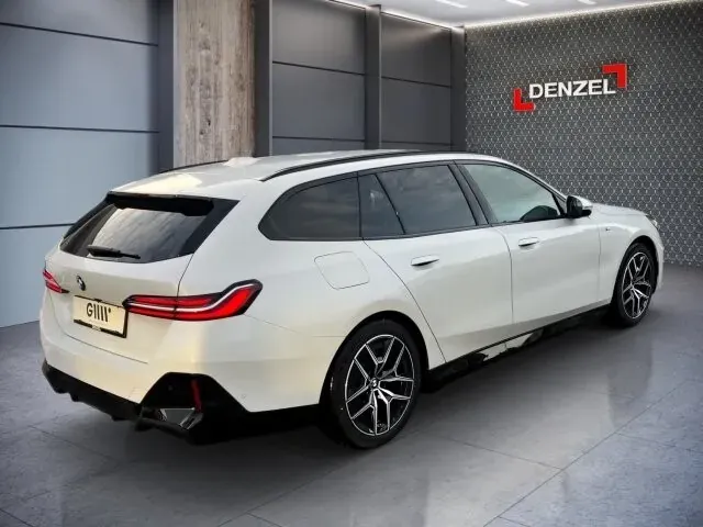 BMW 5 Series 2024 photo 3