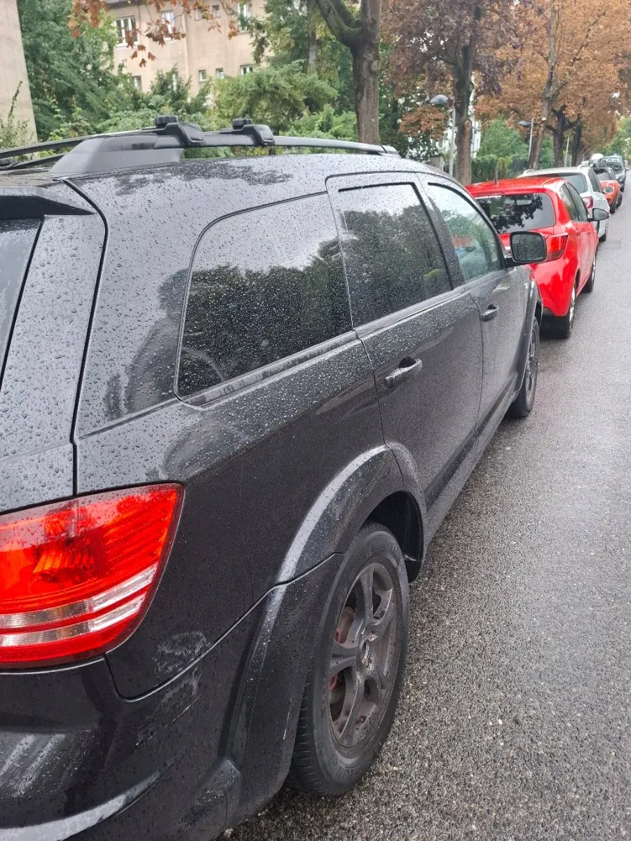 Dodge Journey 2010 photo 3