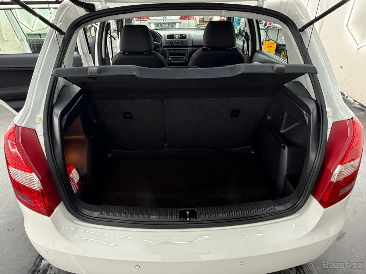 Skoda Fabia 2012 photo 5