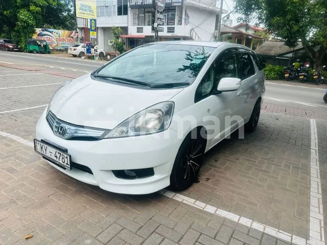 Honda Fit Shuttle 2012 photo 2
