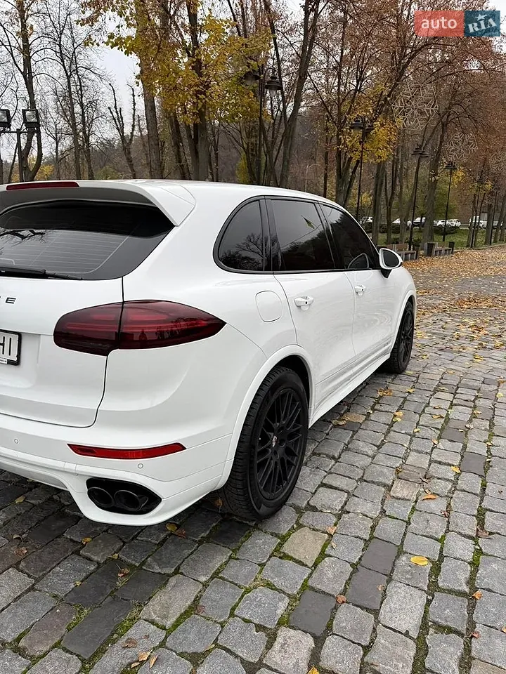 Porsche Cayenne 2015 photo 2