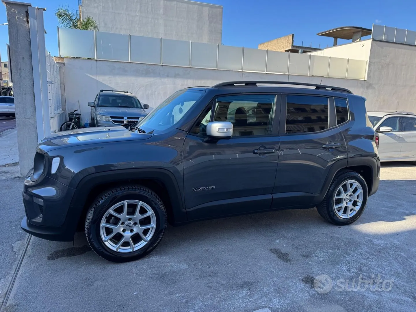 Jeep Renegade 2022 photo 2