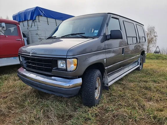 Ford E-350 1995 photo 2