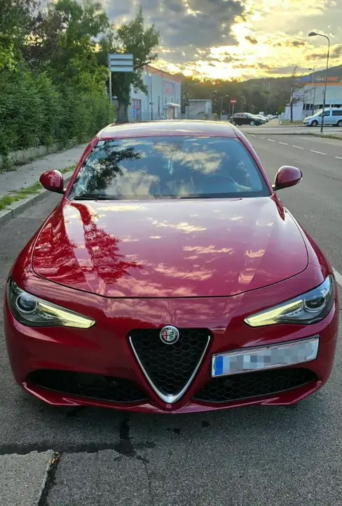 Alfa Romeo Giulia 2018 photo 2