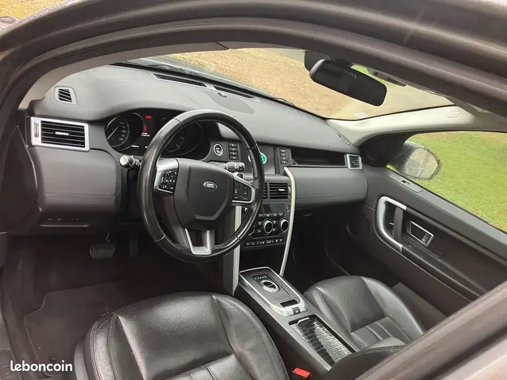 Land Rover Discovery Sport 2018 photo 2