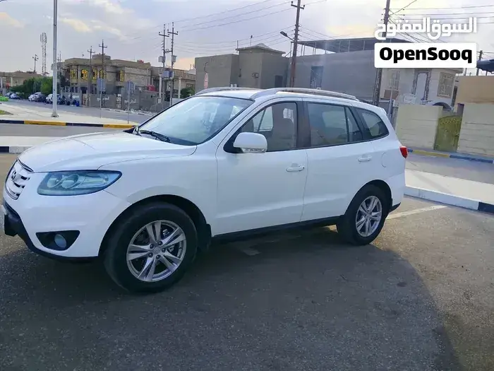Hyundai Santa Fe 2012 photo 2