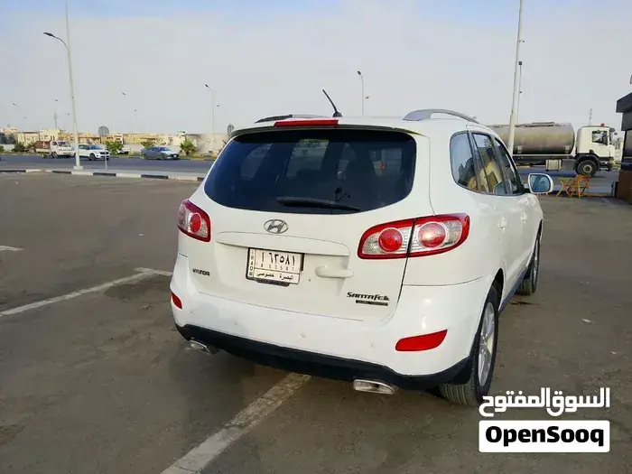 Hyundai Santa Fe 2012 photo 3