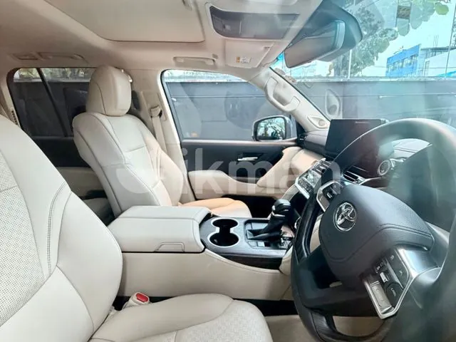 Toyota Land Cruiser 2025 photo 4