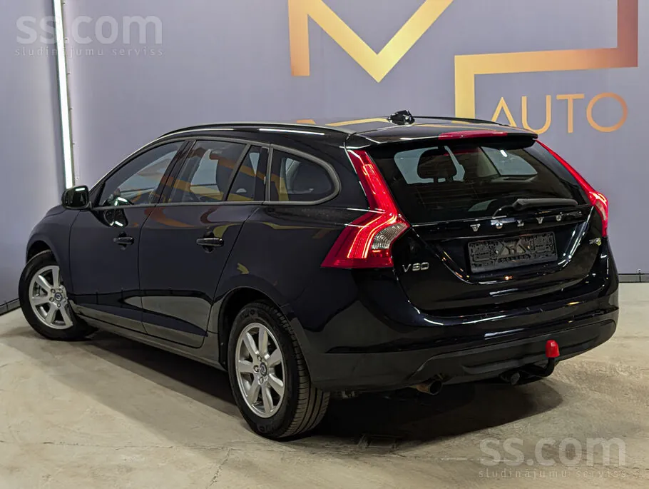 Volvo V60 2011 photo 2