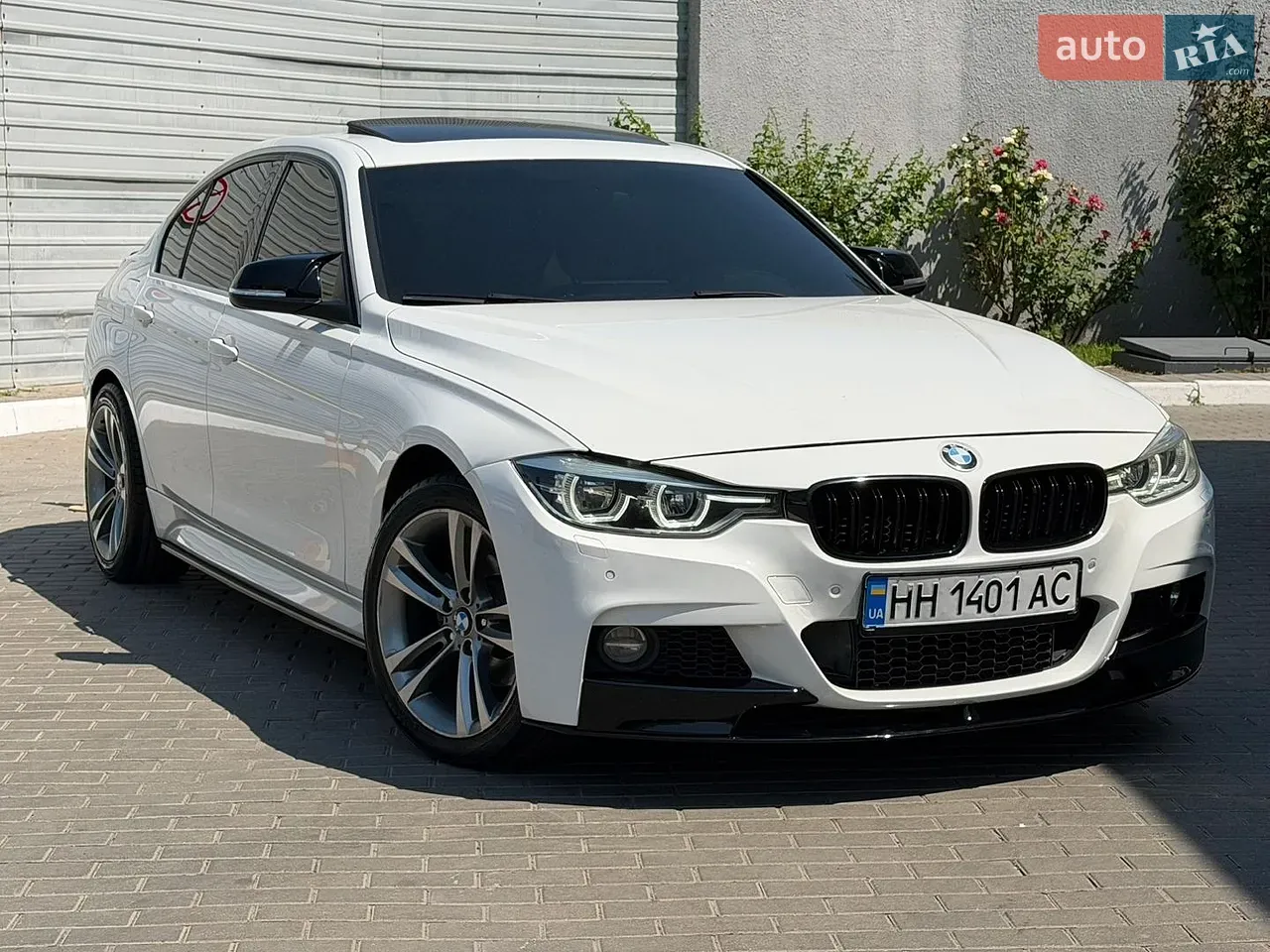 BMW 3 Series 2016 photo 2