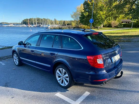 Skoda Superb 2014 photo 3