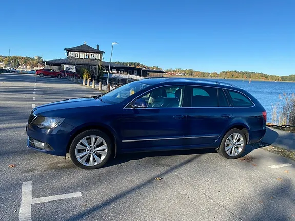Skoda Superb 2014 photo 5