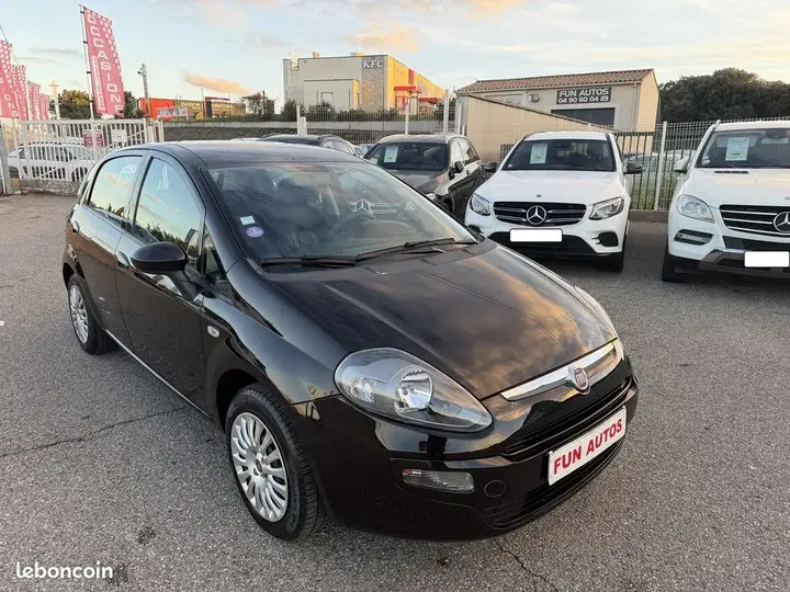 Fiat Grande Punto 2011 photo 3