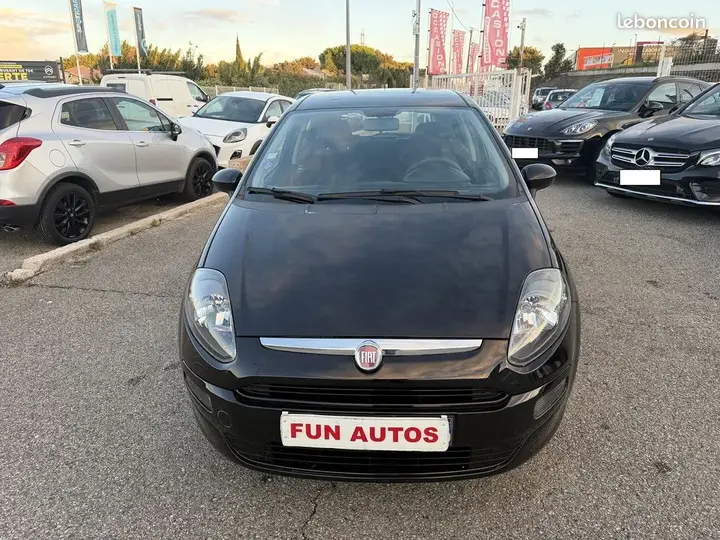 Fiat Grande Punto 2011 photo 5