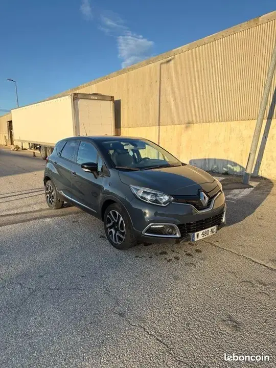 Renault Captur 2016 photo 2