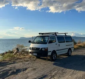 Toyota Hiace 2004 photo 2