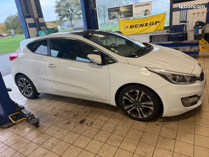 Kia Ceed 2013 photo 2