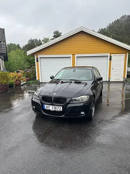 BMW 320I