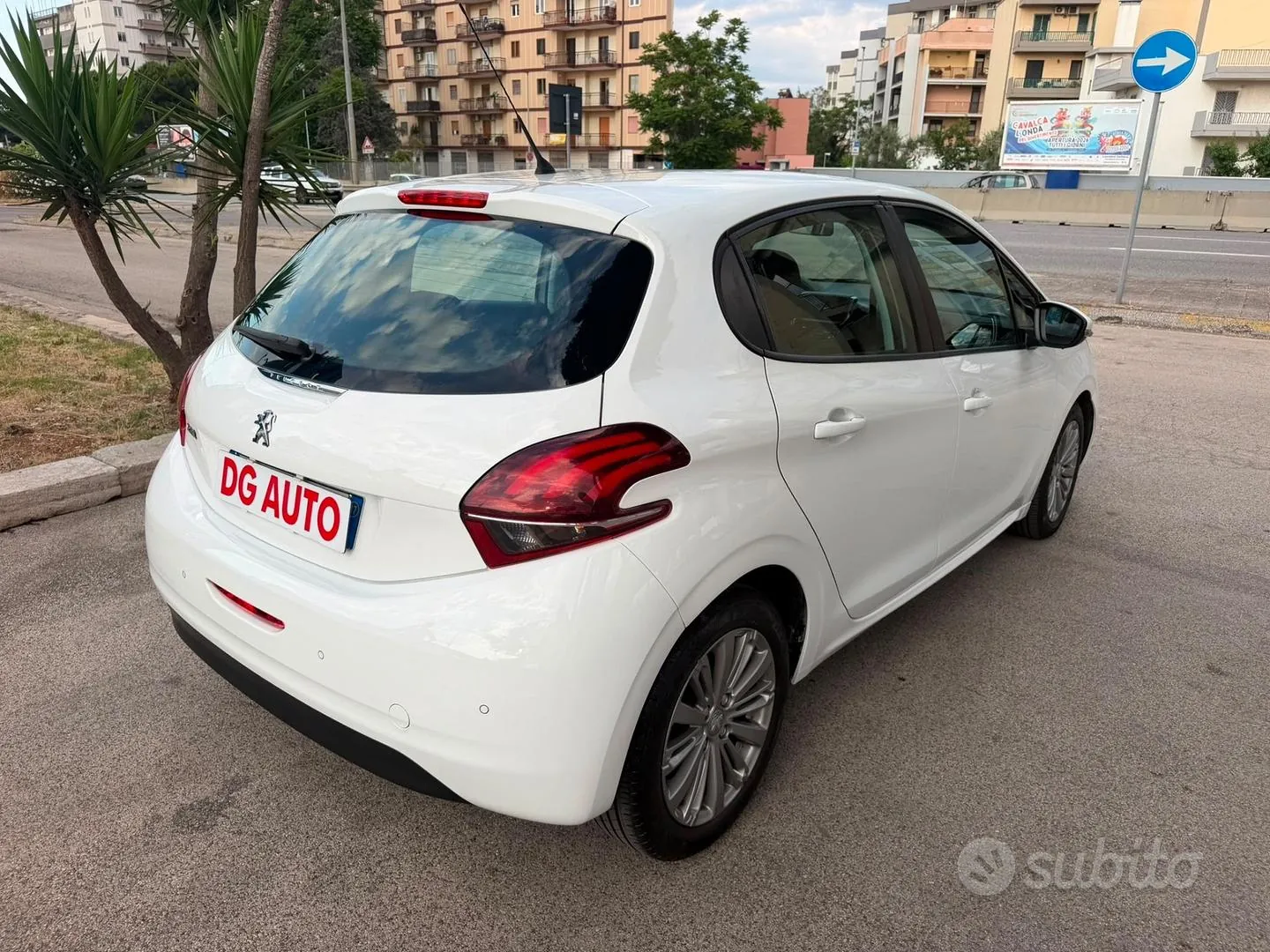 Peugeot 208 2017 photo 5