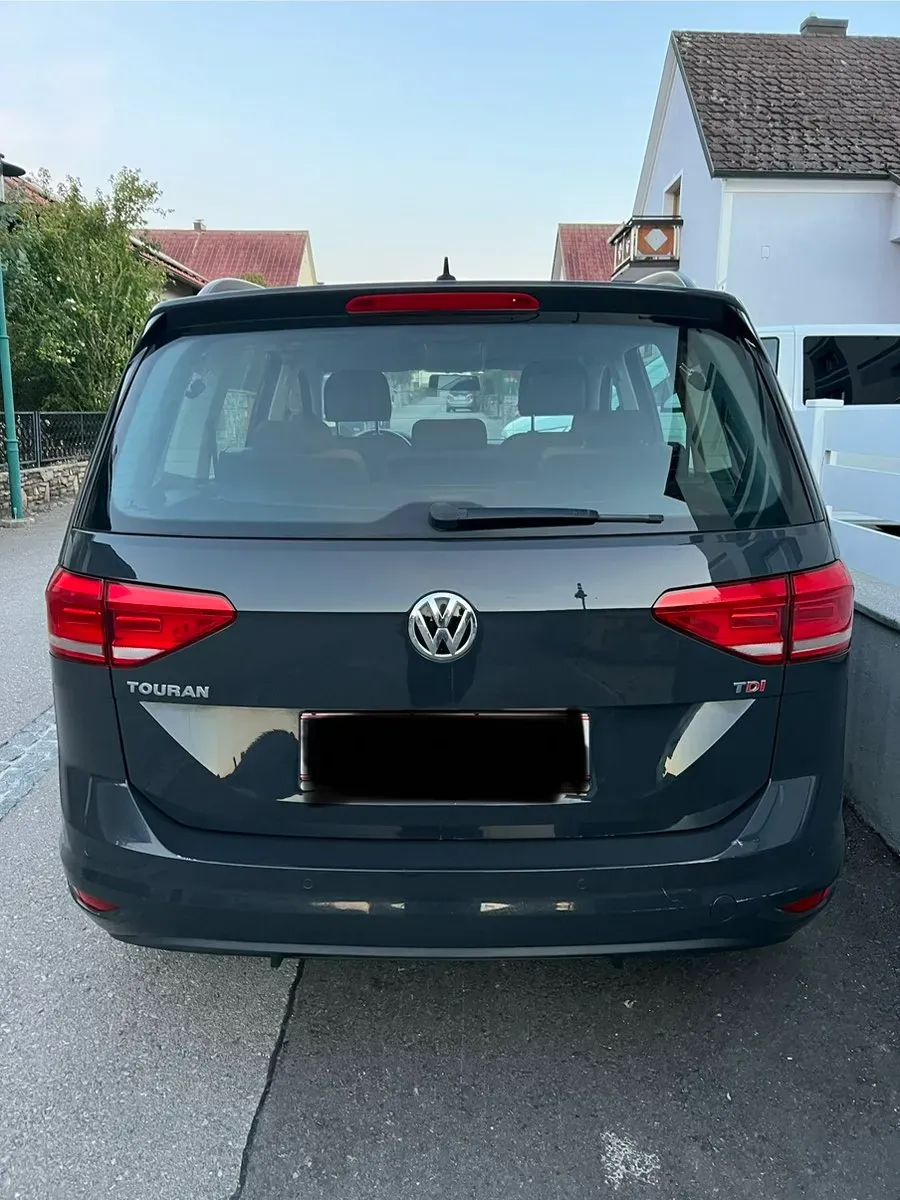Volkswagen Touran 2017 photo 3