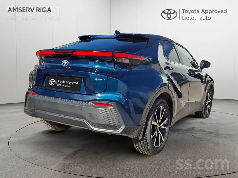 Toyota C-Hr 2025 photo 2