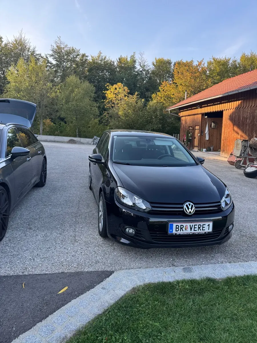 Volkswagen Golf 2011 photo 2