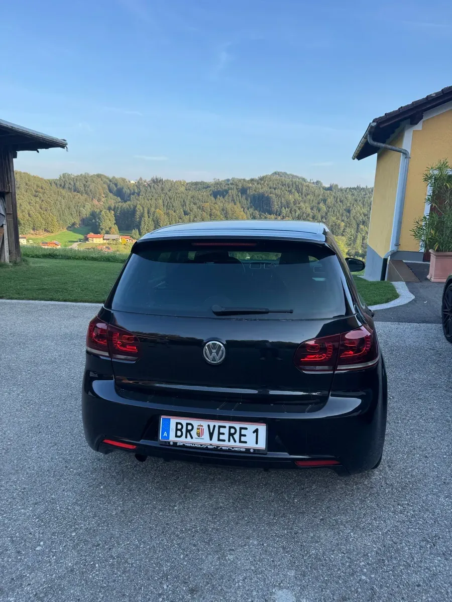 Volkswagen Golf 2011 photo 3