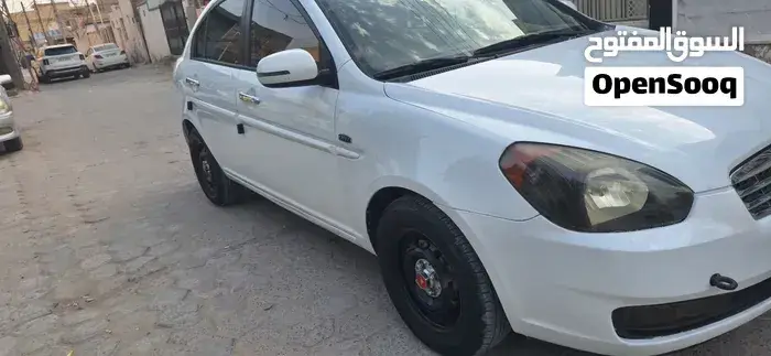 Hyundai Accent 2011 photo 2
