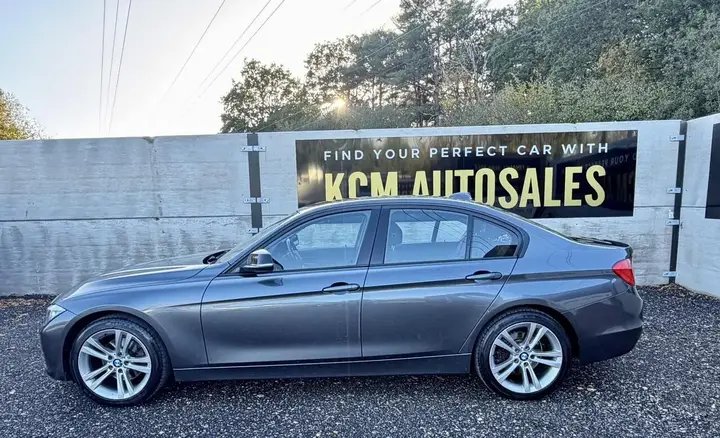 BMW 3 Series 2012 photo 5