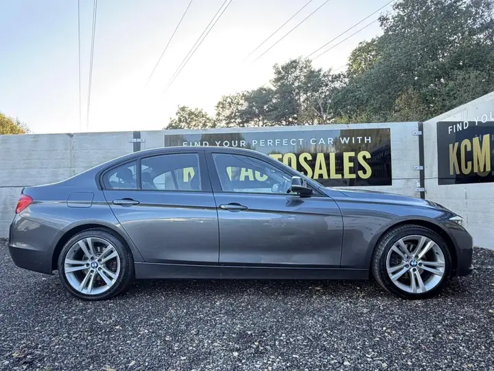 BMW 3 Series 2012 photo 4