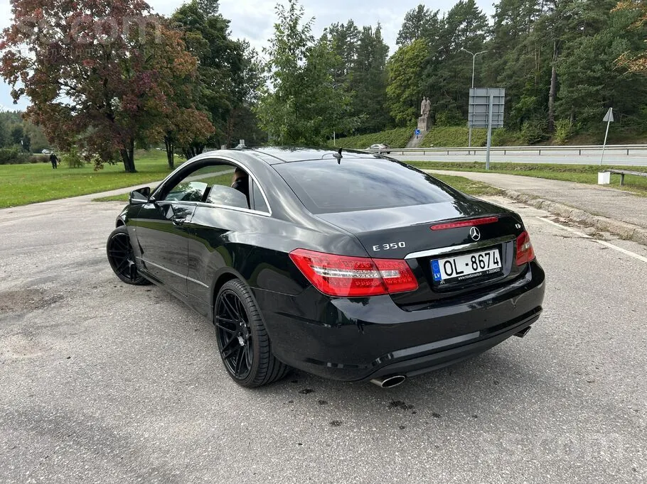 Mercedes-Benz E-Class 2010 photo 3