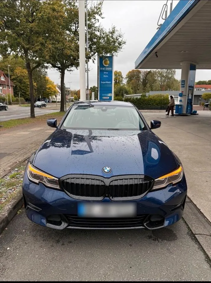 BMW 330E