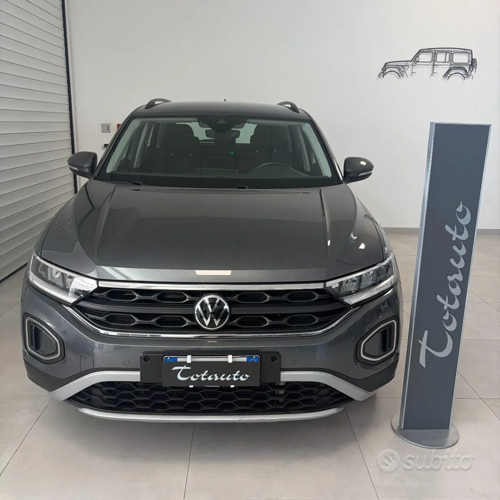 Volkswagen T-Roc 2022 photo 2