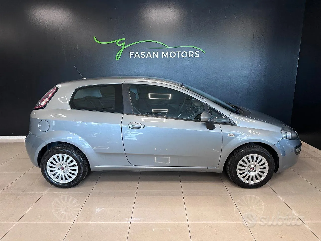 Fiat Punto 2011 photo 5