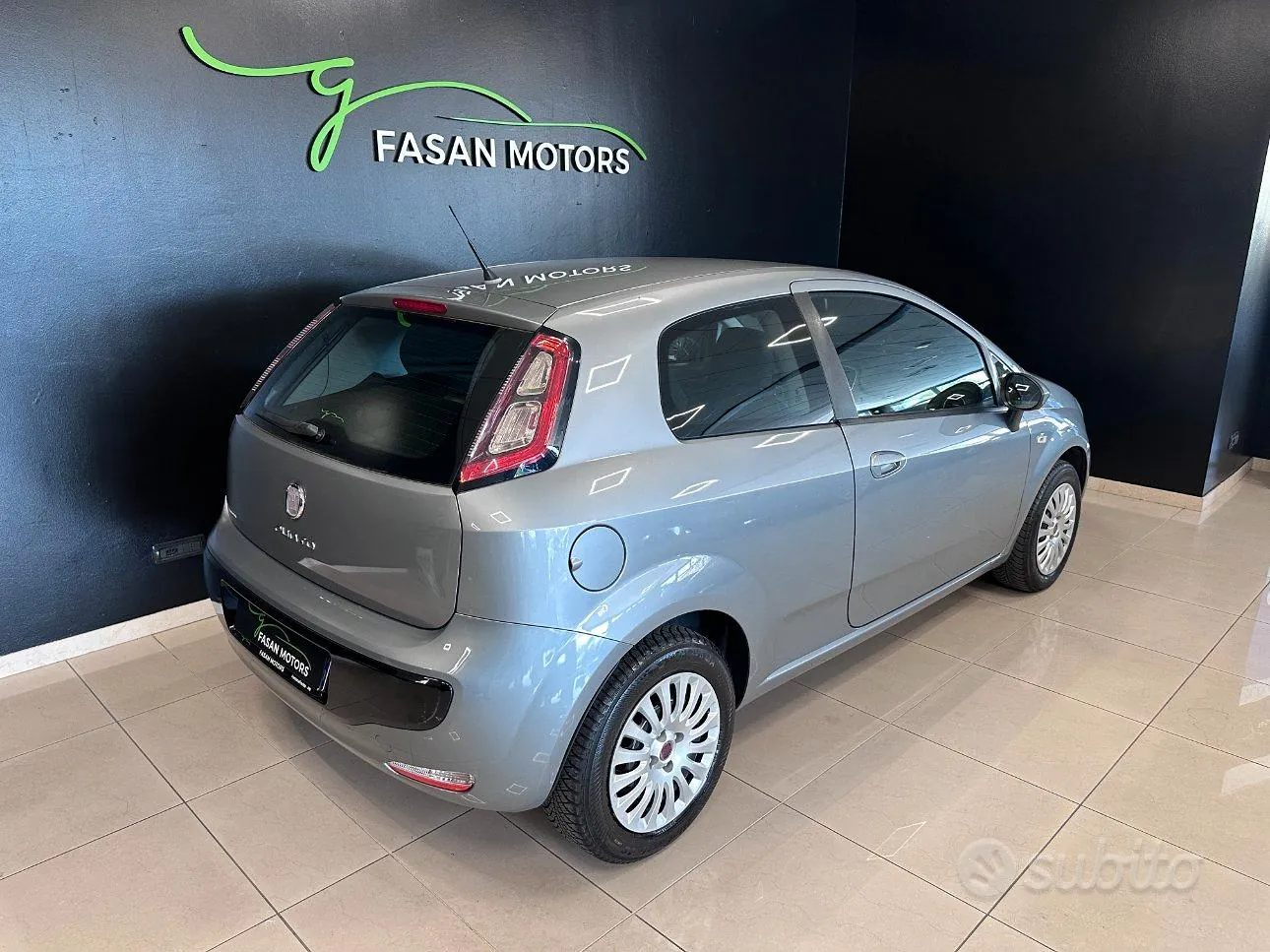 Fiat Punto 2011 photo 4